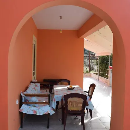 Odysseus Traditional House Holiday home